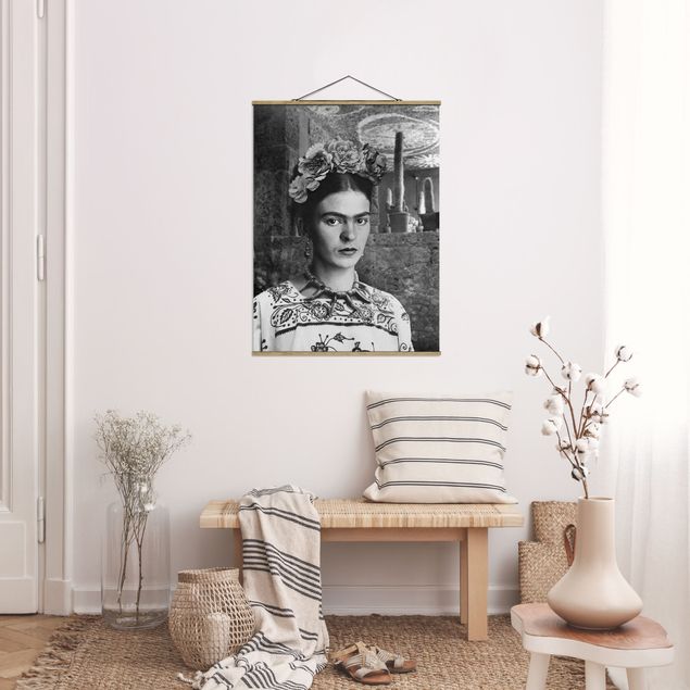 Stoffen schilderij met posterlijst - Frida Kahlo Photograph Portrait With Cacti