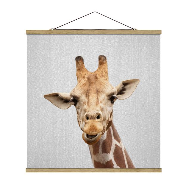 Stoffen schilderij met posterlijst - Giraffe Gundel