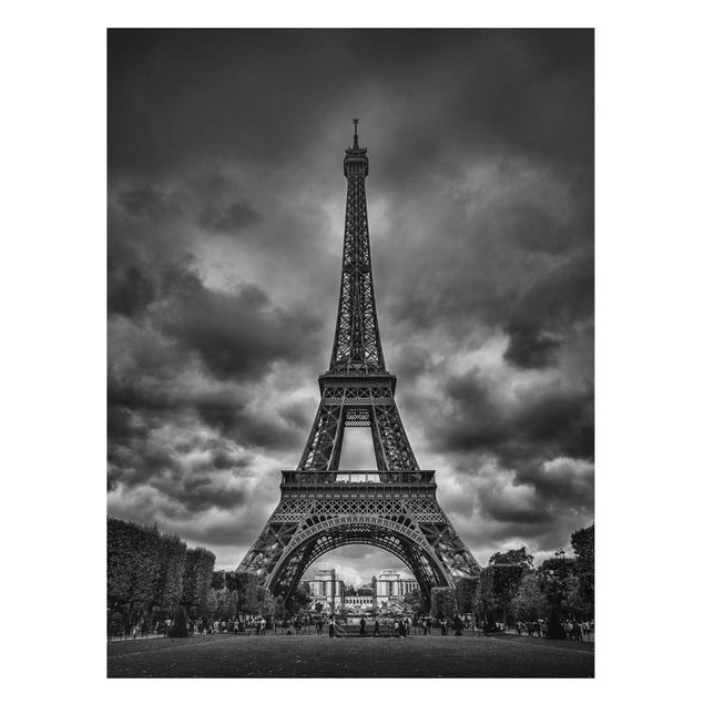 Magneetborden Eiffel Tower In Front Of Clouds In Black And White