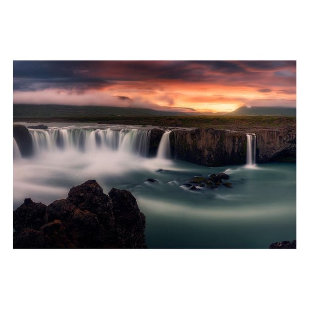 Magneetborden Goðafoss Waterfall In Iceland