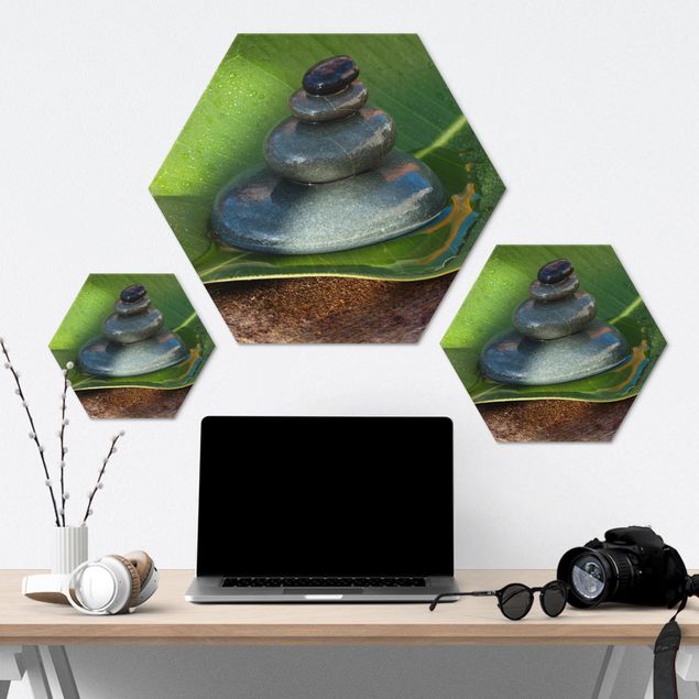 Hexagons Aluminium Dibond schilderijen - Stone Tower On Green Leaf