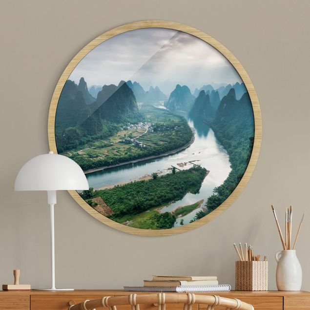 Runde Bilder mit Rahmen View Of Li River And Valley