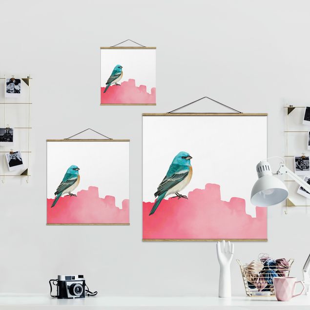 Stoffen schilderij met posterlijst Bird On Pink Backdrop