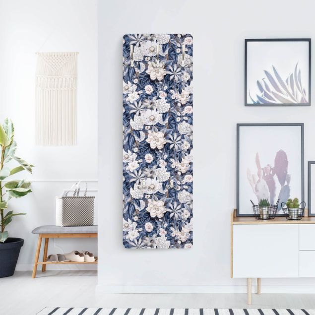 Wandkapstokken houten paneel White Flowers In Front Of Blue