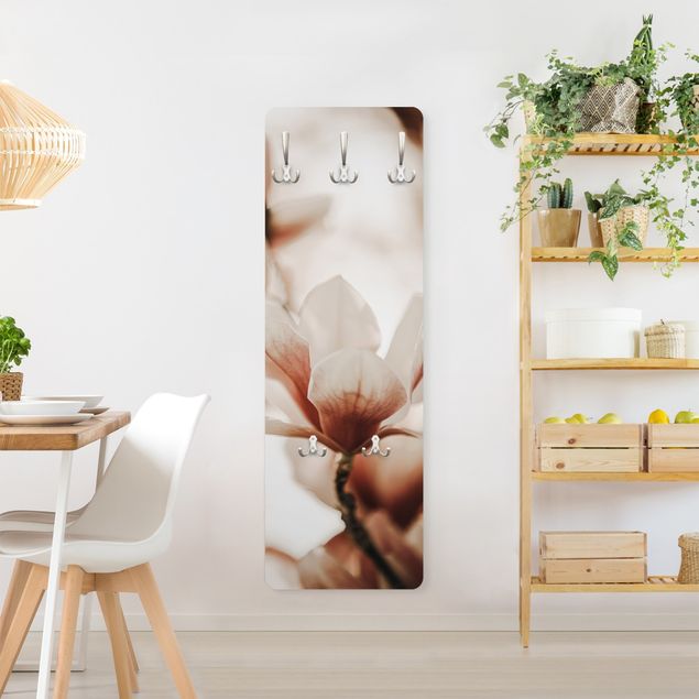 Wandkapstokken houten paneel Delicate Magnolia Flowers In An Interplay Of Light And Shadows